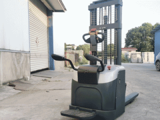 Newnewton Ride-on Stacker | In Stock Electric Forklift Direct Supply