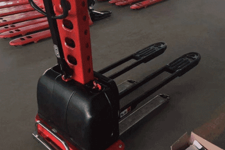 Self-climbing Stacker