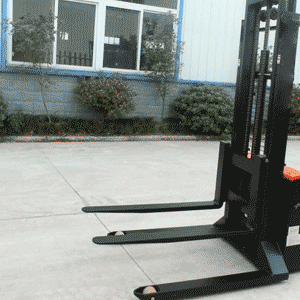 Straddle Leg Electric Stacker | Easy Walk-Behind Operation
