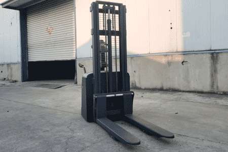 Narrow Aisle Stacker