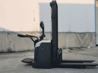 Best Stacker for Narrow Aisle | Ride-On Electric Stacker