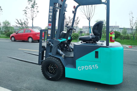 Narrow Aisle Three-Point Forklift