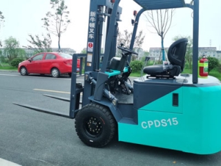 Electric Three-Wheel Stacker | Ideal Compact Forklift for Narrow Aisles