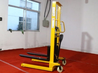 Newnewton Manual Hydraulic Stacker | 1 Ton Small Stacker Factory Direct
