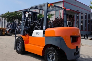 Is Fuel Forklift Maintenance Cost High | Guide for Private Factories