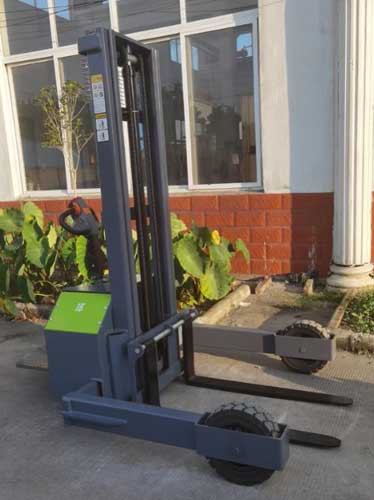 Wide Leg Rough-Terrain Stacker | Outdoor Full Electric Type