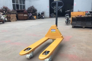 Export vs Standard Manual Pallet Jack | Difference & Selection Guide