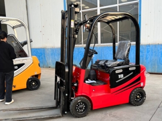 Small Electric Forklift | Load Capacity & Warehouse Handling Solution