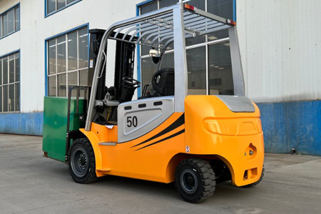 2WD Rough Terrain Forklift