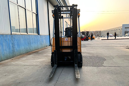 Forklift Summer Maintenance