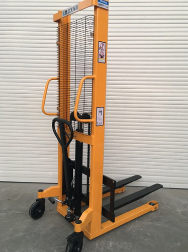 Are Manual Hydraulic Stackers Worth It? Budget Stacking Solution