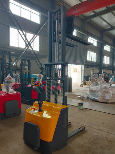 Professional Warehouse Stacker