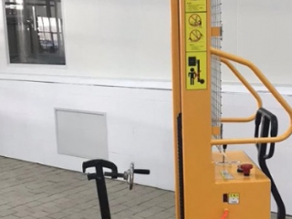 Newnewton Semi-Electric Stacker | Factory Direct Price List 2026
