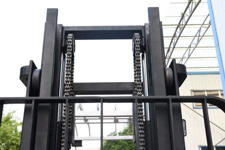 Forklift Mast Chain Maintenance