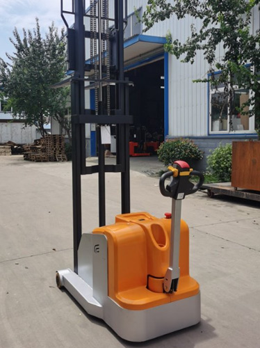 Lithium-ion Walkie Stacker