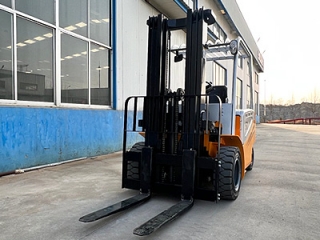 Hydraulic & Mast Chain Maintenance Tips for Warehouse Forklift