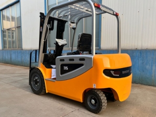 How to Choose Electric Forklift | Buying Guide for Small Stacker