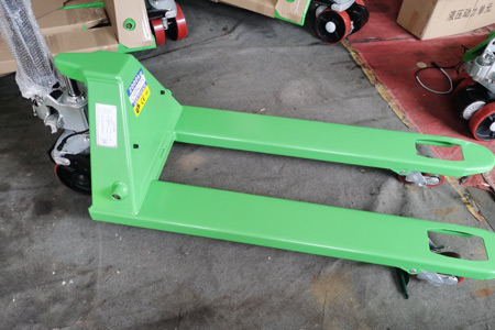 Walk-behind electric pallet truck