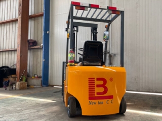 Best Application Scenarios of Full Electric Four-Wheel Forklift