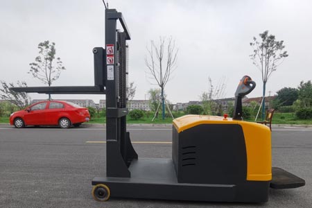 Counterbalance stacker