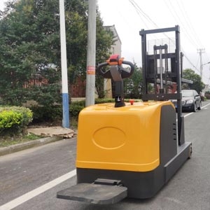 Stand-on Counterbalance Stacker: Standard Aisle Width for Warehouse Use