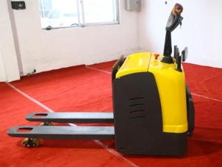 Stand-on Full Electric Pallet Truck: 20% Cost Cut for Small Warehouses