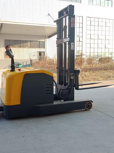 Stand-on reach stacker