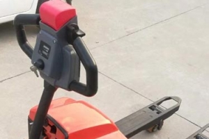 Is Walk-behind Pallet Truck Safe? 6-layer Safety Design