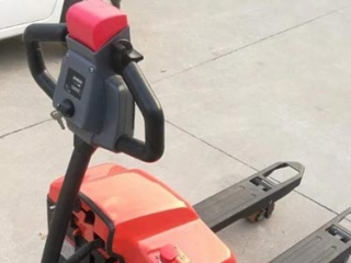 Is Walk-behind Pallet Truck Safe? 6-layer Safety Design