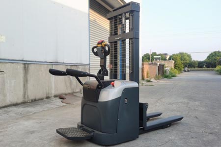 Energy-saving Lithium-ion Forklift
