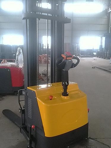 Double Pallet Electric Stacker