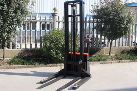 Straddle Stacker Price