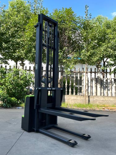 Low-failure walk-behind stacker