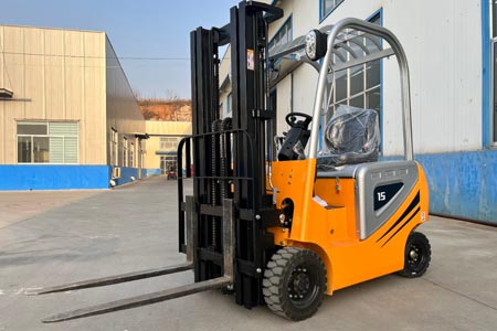 Cold storage forklift