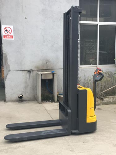 Full electric stacker