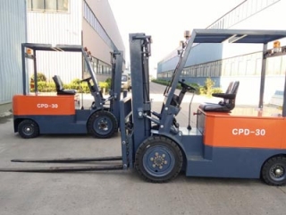 Lithium vs Lead-acid Forklift: How to Choose the Right Forklift