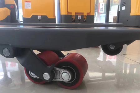 Electric pallet truck details