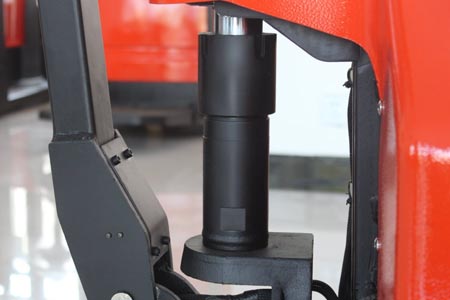 Walk-behind pallet truck cylinder