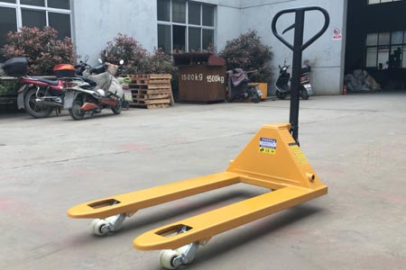 Manual Hydraulic Pallet Truck: Low Cost Labor-saving Warehouse Helper