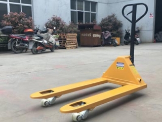 Manual Hydraulic Pallet Truck: Low Cost Labor-saving Warehouse Helper