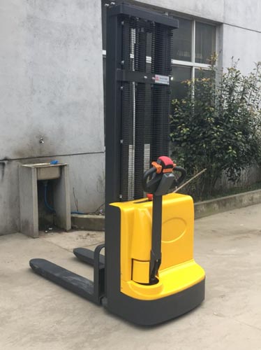 Walkie Electric Stacker