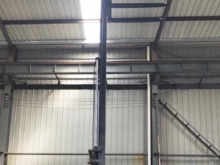 Reach Stacker Vs Counterbalance Forklift | Stand-on Reach Truck Guide