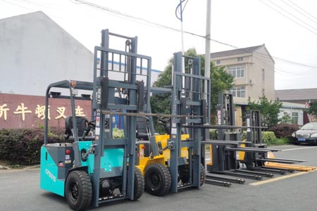 Electric forklift selection