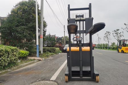Counterbalance stacker maintenance