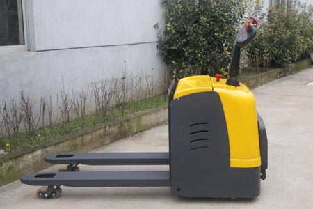 Walk-behind pallet truck