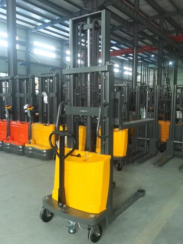 Labor-saving stacker