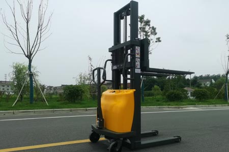 Cut 60% Manual Labor With Compact Semi-electric Stacker