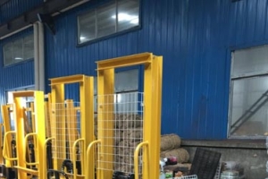 0.5~3 Ton Manual Stacker Low Maintenance For Small Warehouse