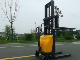 Cut 60% Manual Labor With Compact Semi-electric Stacker