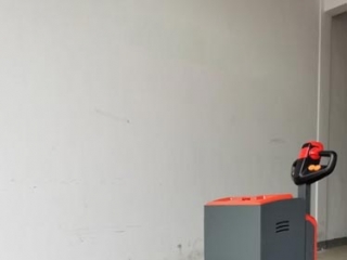 Lightweight Walk-behind Electric Pallet Truck | Newnewton 320kg Light Model
